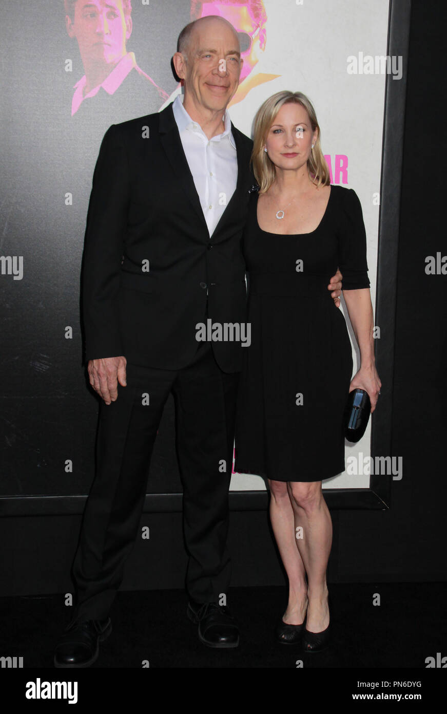 JK Simmons 08/15/2016 "Guerra dei cani Premiere tenutasi presso la leva TCL Teatro Cinese a Hollywood, CA Foto di Hiroto Takarada / HNW / PictureLux Foto Stock