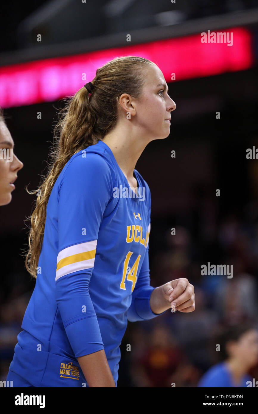 Los Angeles, CA, Stati Uniti d'America. Xix Sep, 2018. UCLA Bruins oh Mac potrebbe (14) durante l'UCLA Bruins vs USC Trojans al Galen Center il 19 settembre 2018. (Foto di Jevone Moore) Credito: csm/Alamy Live News Foto Stock