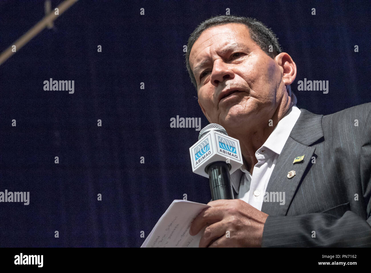 Sao Paulo, Brasile, 20 settembre 2018. Generale Mourao Hamilton, vice candidato presidenziale sulla scheda di Jair Bolsonaro, partecipa a una riunione con i candidati presidenziali a ABIMAQ, macchine brasiliane Builders Association, sede centrale, in Sao Paulo. Credito: Alf Ribeiro/Alamy Live News Foto Stock