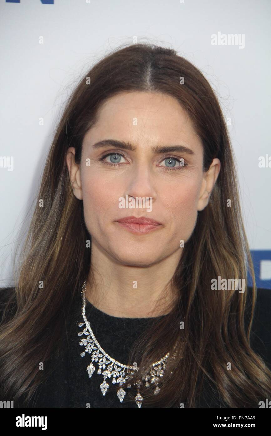 Amanda Peet 05/03/2016 Los Angeles red carpet premiere evento per EPIX 'sotto la pistola" tenutasi presso il Samuel Goldwyn Theater di Beverly Hills, CA Foto di Izumi Hasegawa / HNW / PictureLux Foto Stock
