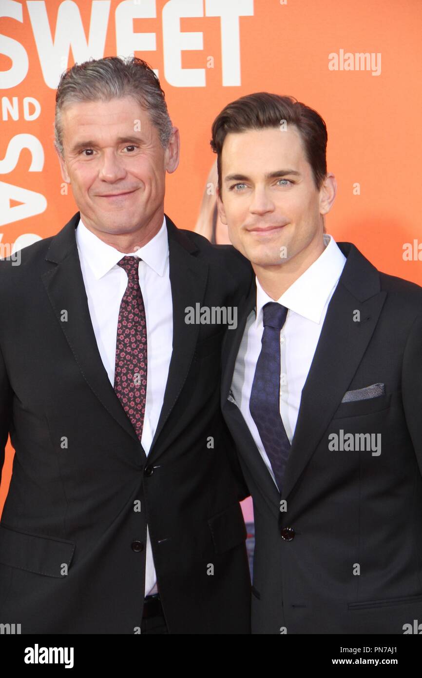 Simon Halls, Matt Bomer 05/10/2016 Los Angeles Premiere del 'Nice Guys" tenutasi presso la leva TCL Teatro Cinese a Hollywood, CA Foto di Izumi Hasegawa / HNW / PictureLux Foto Stock