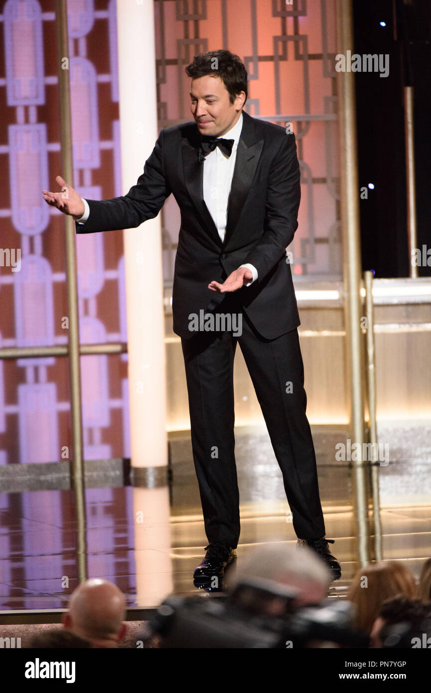 Host Jimmy Fallon sul palcoscenico alla 74Annuale di Golden Globe Awards presso il Beverly Hilton di Beverly Hills, CA domenica 8 gennaio 2017. Riferimento al file # 33198 494CCR per solo uso editoriale - Tutti i diritti riservati Foto Stock