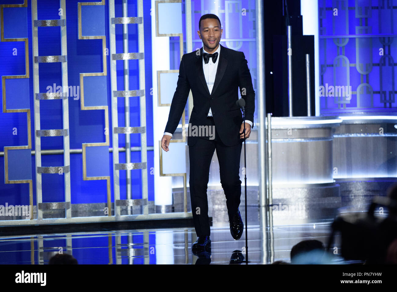 John Legend sul palco durante al 74Annuale di Golden Globe Awards presso il Beverly Hilton di Beverly Hills, CA domenica 8 gennaio 2017. Riferimento al file # 33198 522CCR per solo uso editoriale - Tutti i diritti riservati Foto Stock
