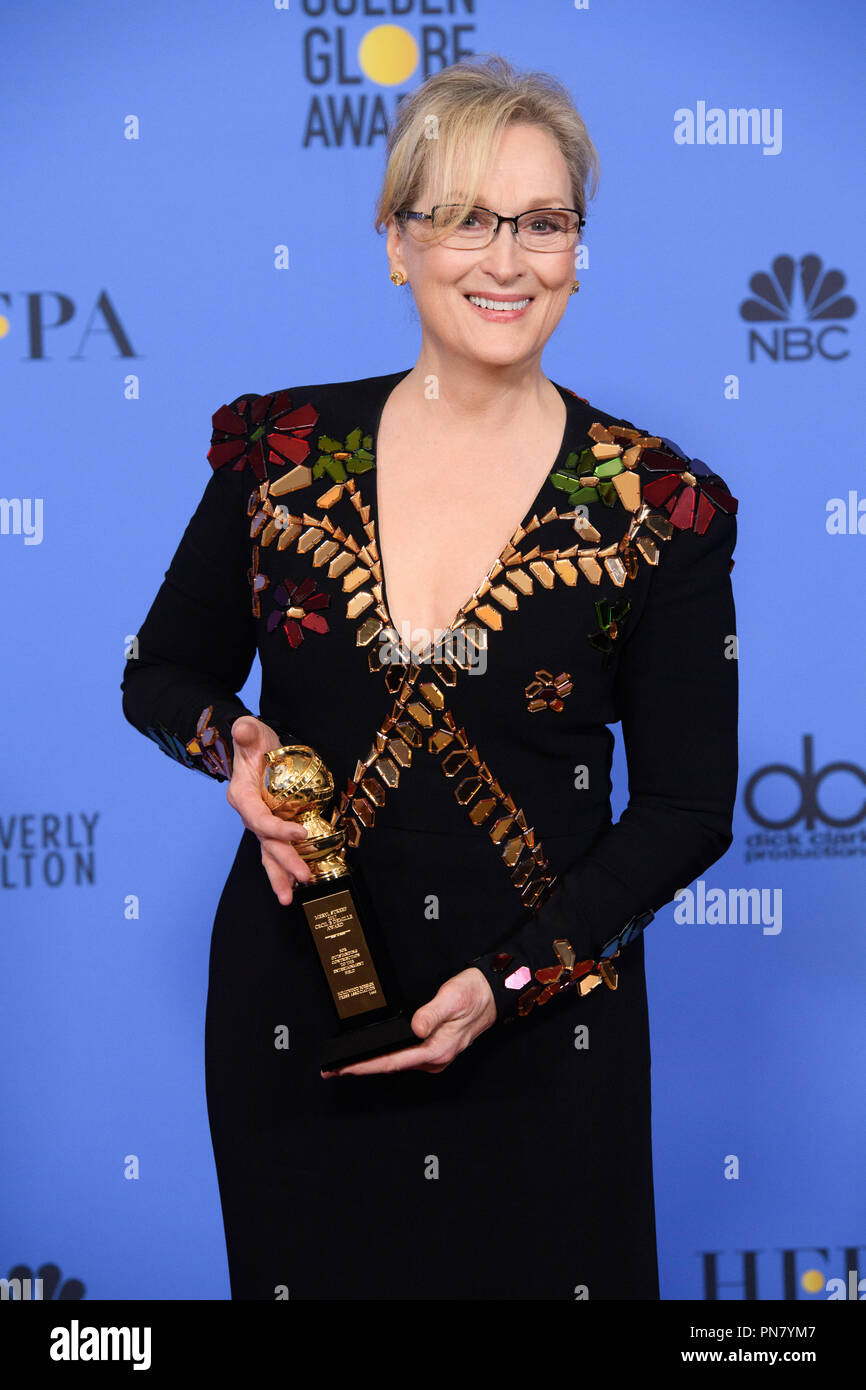 Meryl Streep accetta la Cecil B. DeMille Award per il suo "eccezionale contributo al campo di intrattenimento" presso la 74Annuale di Golden Globe Awards presso il Beverly Hilton di Beverly Hills, CA il 8 gennaio 2017. Riferimento al file # 33198 571CCR per solo uso editoriale - Tutti i diritti riservati Foto Stock