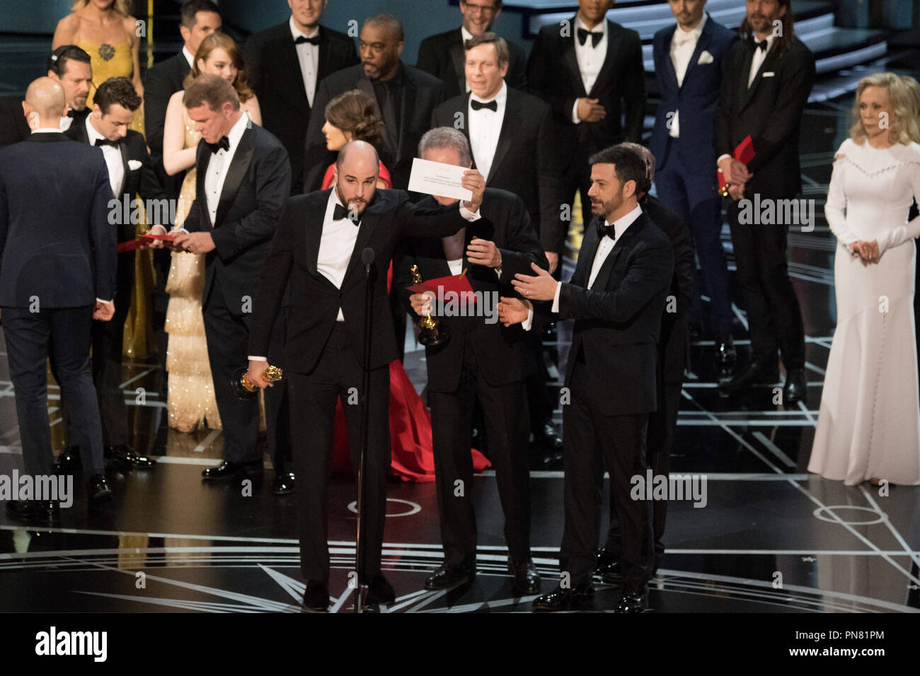 La Giordania Horowitz, Jimmy Kimmel e Warren Beatty sul palco durante il live ABC di teletrasmissione dell'ottantanovesimo Oscar® al Dolby® Theatre di Hollywood, CA domenica, 26 febbraio 2017. Riferimento al file # 33242 498THA per solo uso editoriale - Tutti i diritti riservati Foto Stock