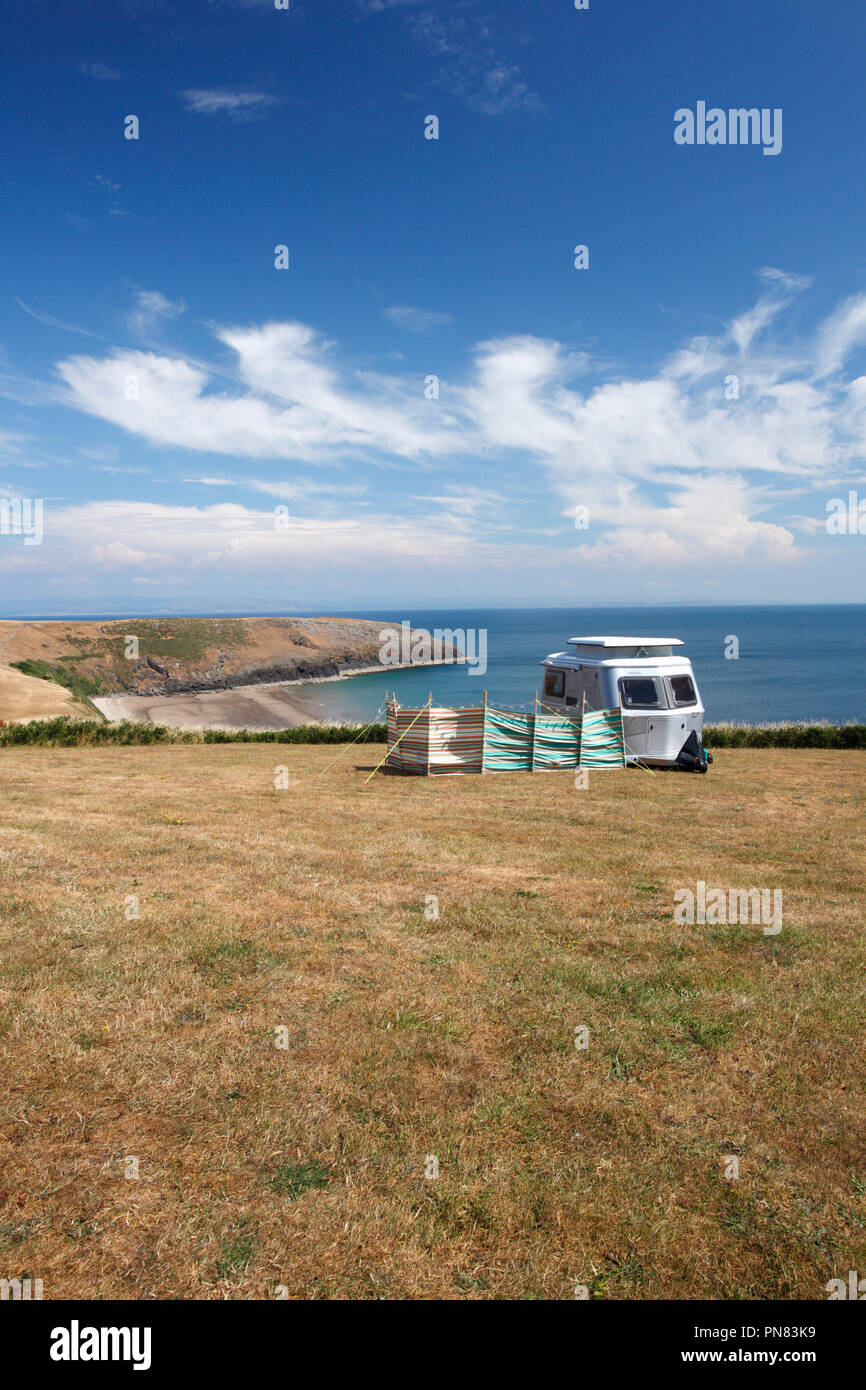 Caravan presso la costa. Porth Ceiriad. Llyn Peninsular. Il Galles. Regno Unito. Foto Stock