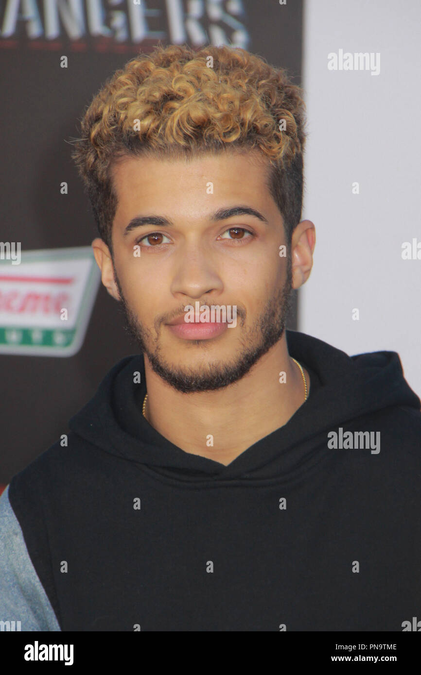La Giordania Fisher 03/22/2017 "Power Rangers Premiere detenute a Westwood Village Theatre di Westwood, CA Foto di Julian Blythe / HNW / PictureLux Foto Stock