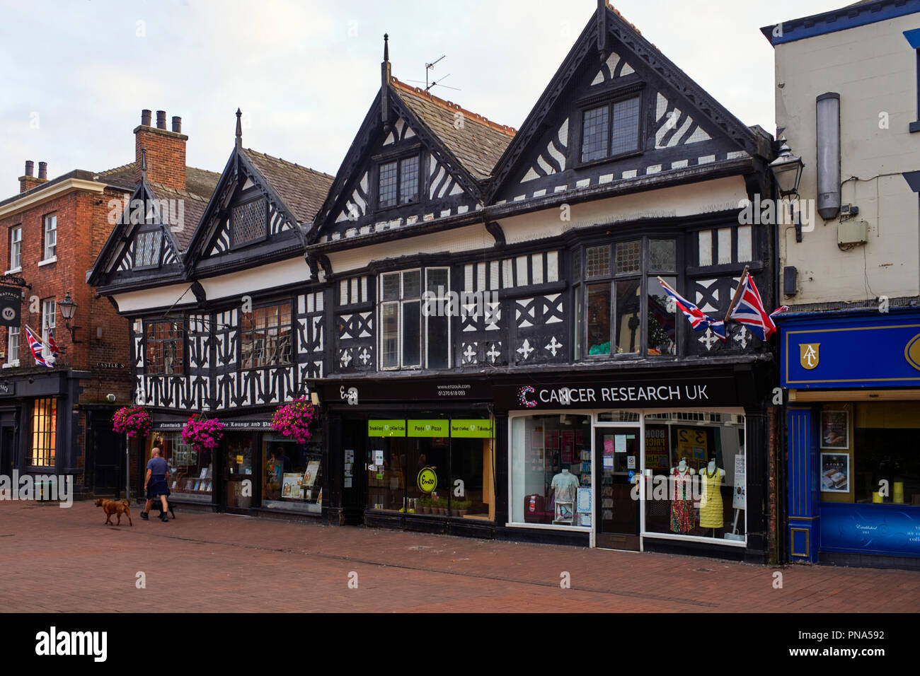 Elizabethan graticcio negozi nel centro di Nanwich, Cheshire Foto Stock