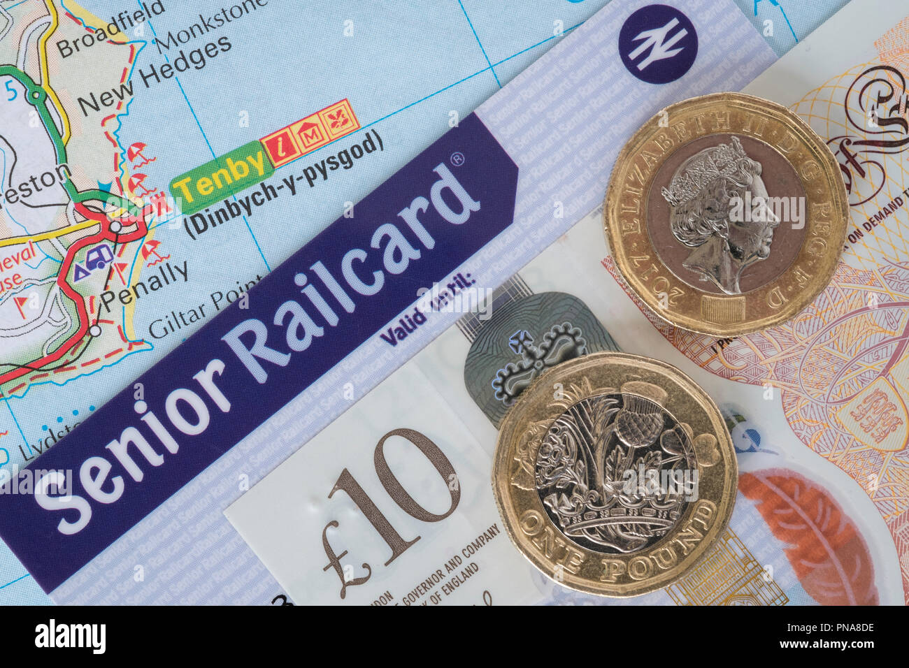 Railcard senior per il Regno Unito scontati viaggi in treno. Foto Stock