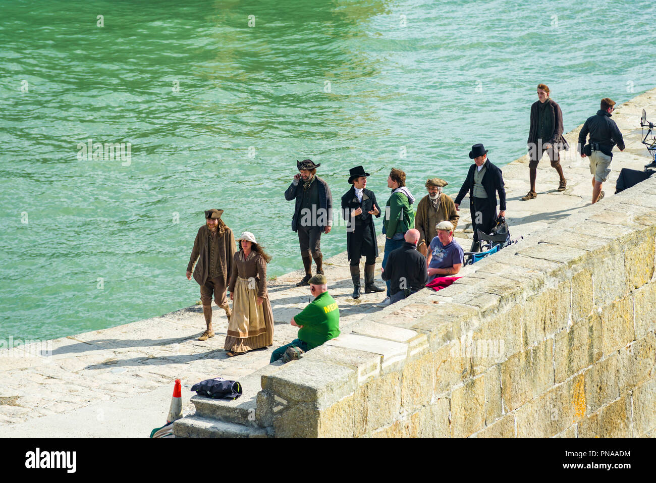 Editoriale: UK celebrità, Charlestown, Cornwall, Regno Unito 19/09/2018. Fathing Jack, i colloqui sulla scena lungo la parete del porto di Charlestown Foto Stock