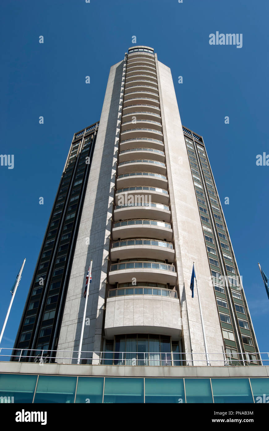Esterno del 101-metro-alta hotel Hilton on Park Lane, Londra, Inghilterra, progettato da William b tabler Foto Stock