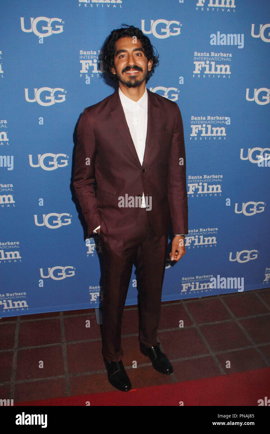 Dev Patel 2/4/2017 virtuosi premio in occasione della trentaduesima Santa Barbara International Film Festival tenutosi presso il Teatro di Arlington a Santa Barbara, CA Foto di Julian Blythe / HNW / PictureLux Foto Stock