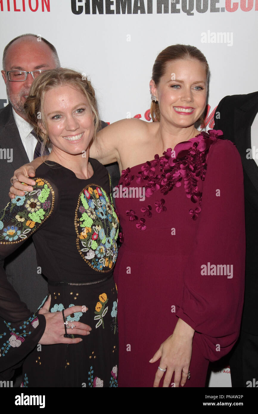 Julie Adams, Amy Adams al trentunesimo annuale America Cinematheque Cerimonia di Premiazione tenutasi presso il Beverly Hilton di Beverly Hills, CA, 10 novembre 2017. Foto di Giuseppe Martinez / PictureLux Foto Stock