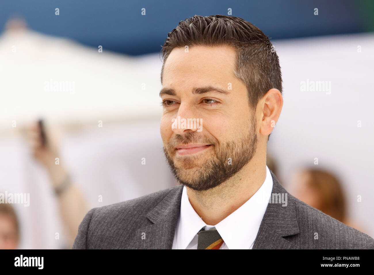 Zachary Levi alla premiere di Sony Pictures Animation è "La Stella" tenutasi presso il Regency Village Theatre di Westwood, CA, 12 novembre 2017. Foto di Giuseppe Martinez / PictureLux Foto Stock