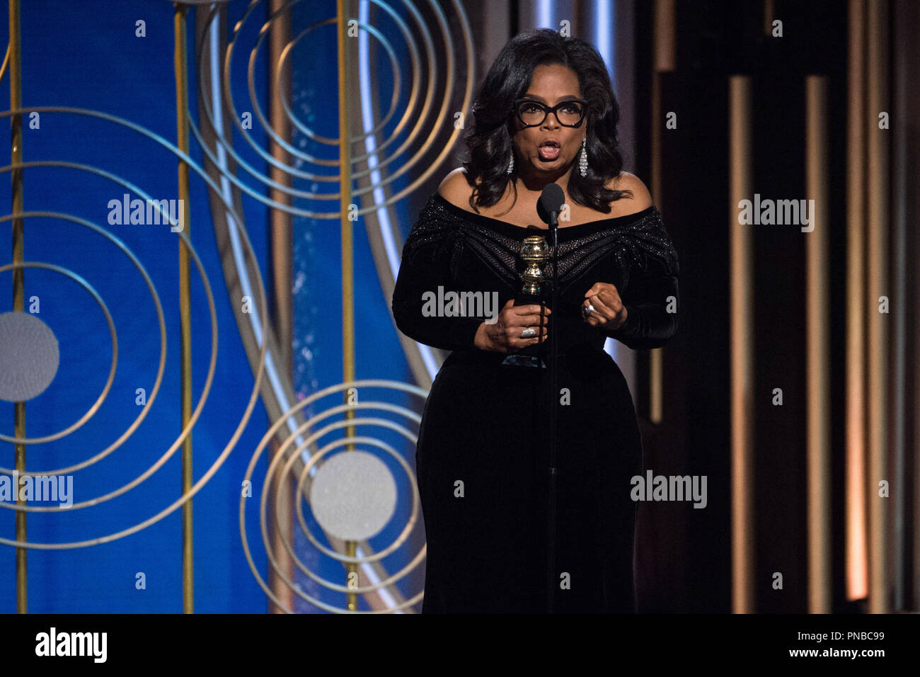 Oprah Winfrey accetta la Cecil B. DeMille Award per il suo "eccezionale contributo al campo di intrattenimento" al settantacinquesimo Annuale di Golden Globe Awards presso il Beverly Hilton di Beverly Hills, CA il 7 gennaio 2018. Riferimento al file # 33508 556CCR per solo uso editoriale - Tutti i diritti riservati Foto Stock