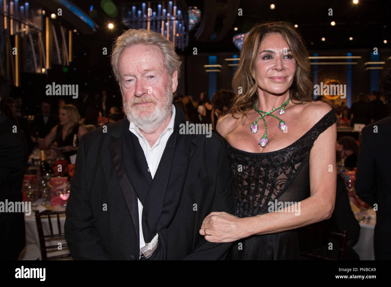 La nomination per Best Director - Motion Picture per 'Tutti i soldi del mondo", regista Ridley Scott assiste il settantacinquesimo Annuale di Golden Globe Awards presso il Beverly Hilton di Beverly Hills, CA domenica 7 gennaio 2018. Riferimento al file # 33508 573CCR per solo uso editoriale - Tutti i diritti riservati Foto Stock