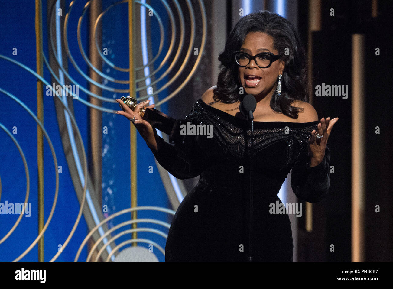 Oprah Winfrey accetta la Cecil B. DeMille Award per il suo "eccezionale contributo al campo di intrattenimento" al settantacinquesimo Annuale di Golden Globe Awards presso il Beverly Hilton di Beverly Hills, CA il 7 gennaio 2018. Riferimento al file # 33508 589CCR per solo uso editoriale - Tutti i diritti riservati Foto Stock