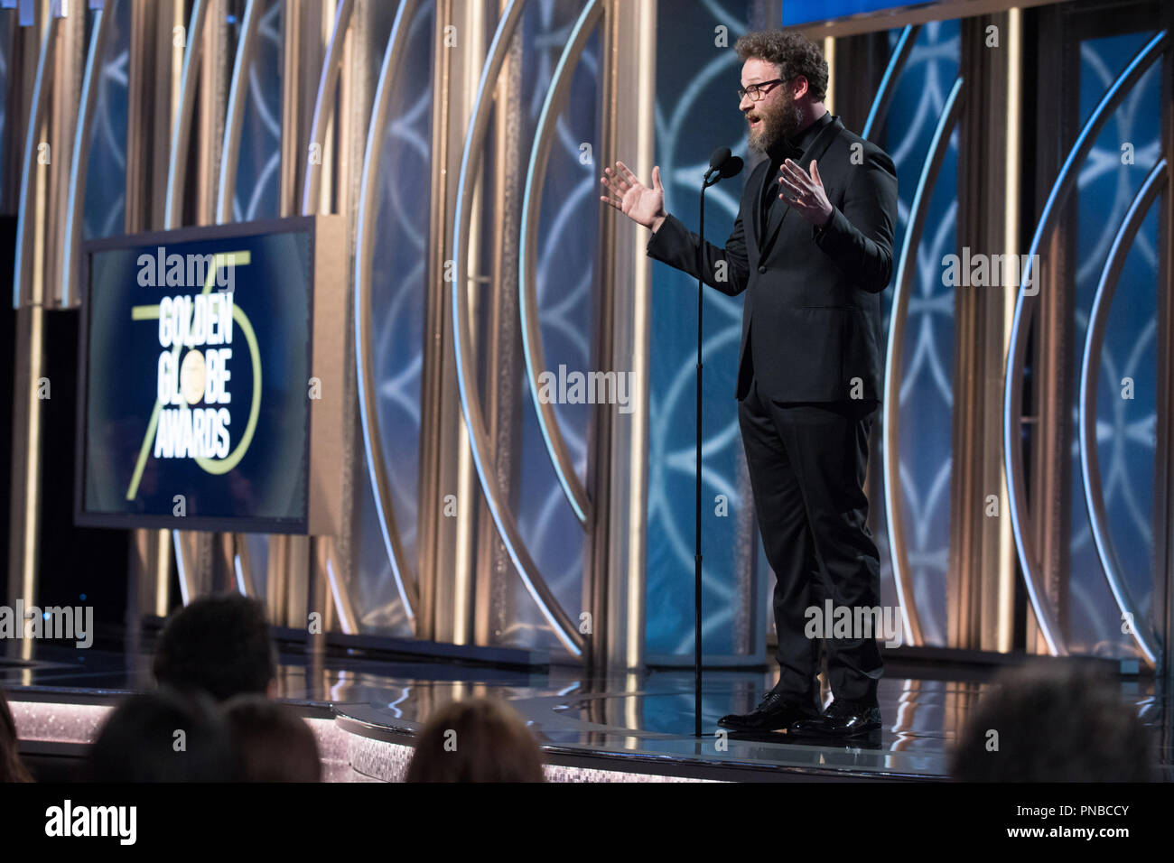 Seth Rogen sul palco del settantacinquesimo Annuale di Golden Globe Awards presso il Beverly Hilton di Beverly Hills, CA domenica 7 gennaio 2018. Riferimento al file # 33508 622CCR per solo uso editoriale - Tutti i diritti riservati Foto Stock