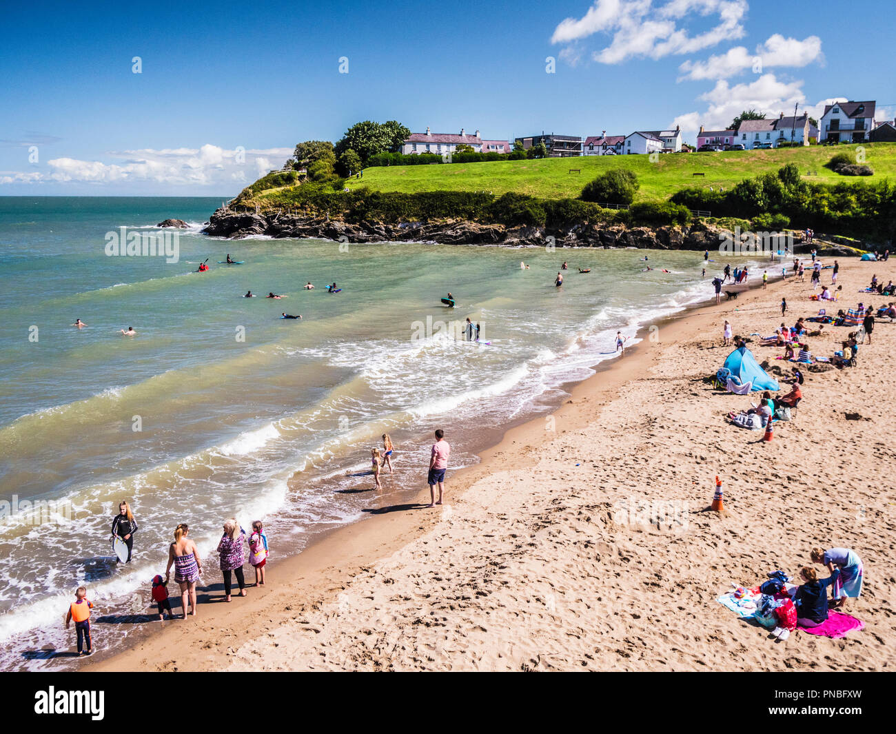 La spiaggia di Aberporth sulla costa gallese in Ceredigion. Foto Stock