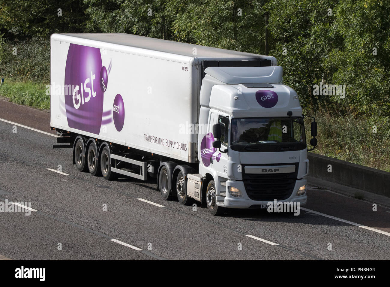 GIST HGV mezzi pesanti, DAF Trucks & autotrasporti, logistica veicoli di trasporto sulla M6 a Lancaster, Regno Unito Foto Stock