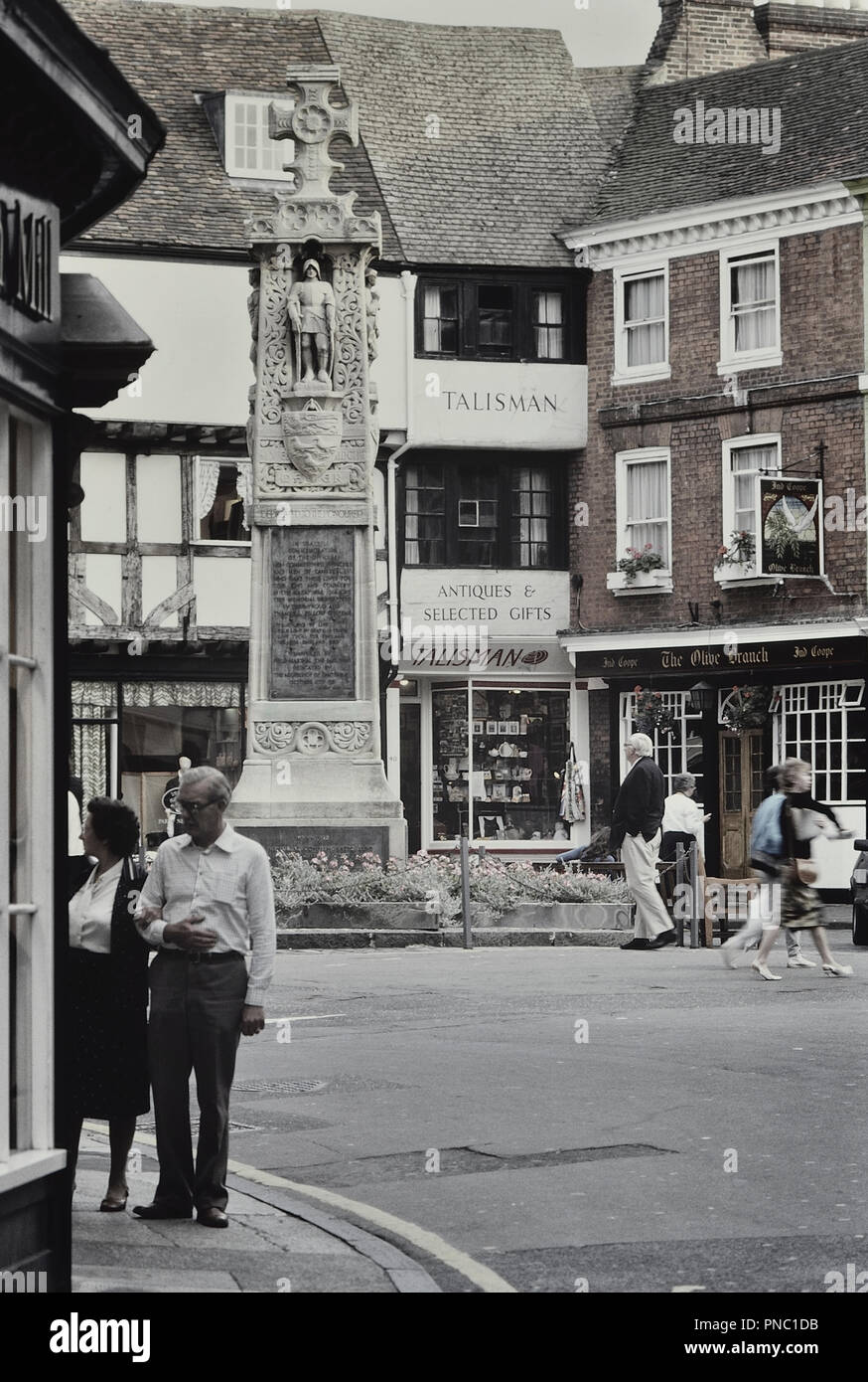 Il mercato del burro, Canterbury, nel Kent, Inghilterra, Regno Unito. Circa ottanta Foto Stock