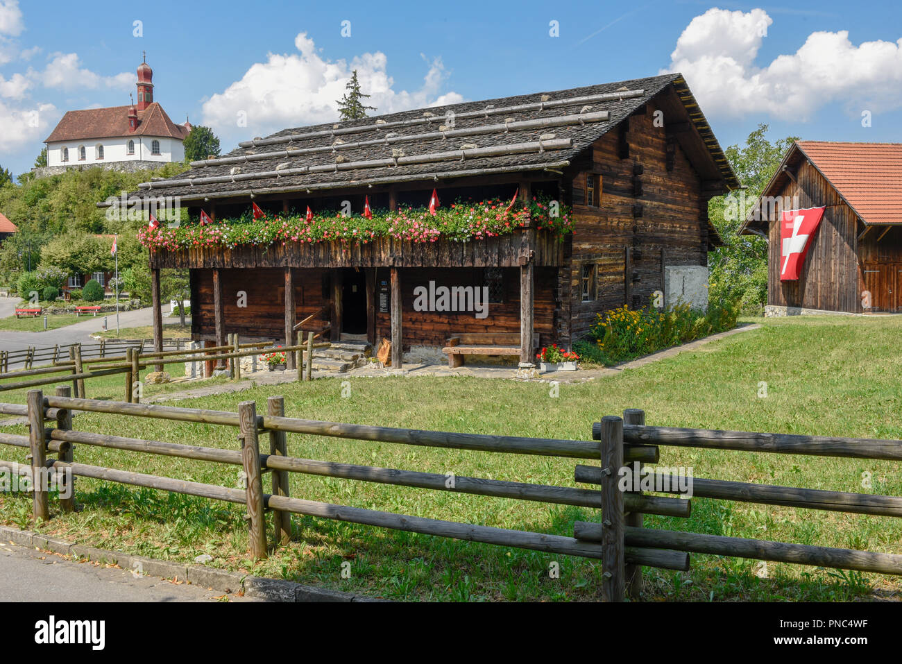 Al Flüeli-Ranft, Svizzera - 5 August 2018: Casa del santo eremita Niklaus von Flüe a al Flüeli-Ranft sulle alpi svizzere Foto Stock