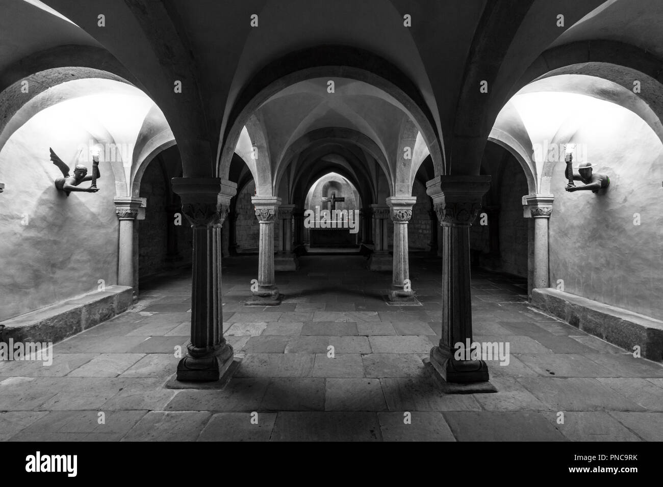 Naumburg, Germania - 14 Settembre 2018: vista nella cripta della cattedrale di Naumburg, Germania. Foto Stock