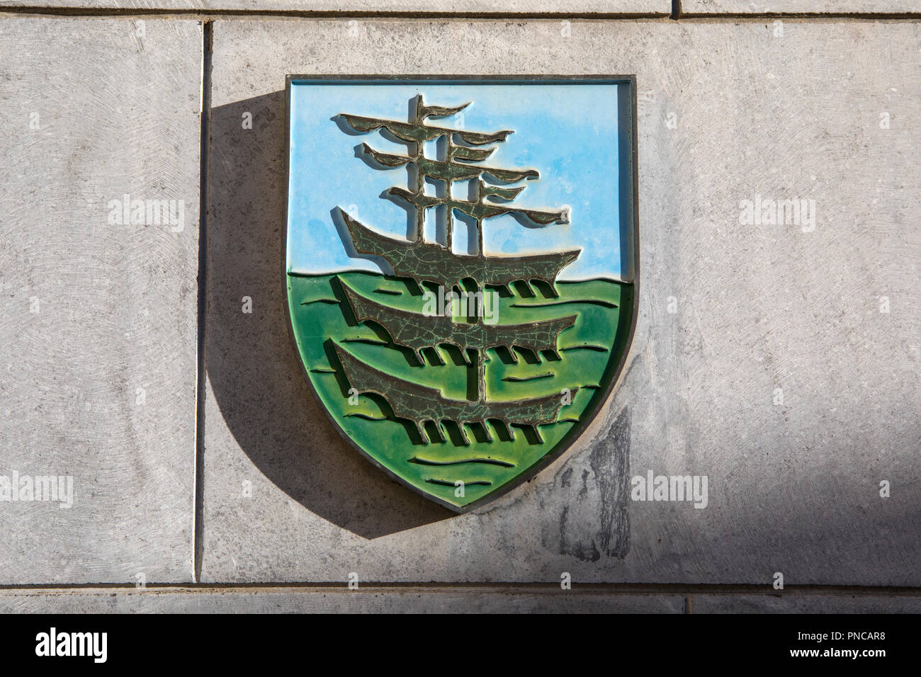 Waterford, Repubblica di Irlanda - 16 agosto 2018: Lo stemma storico della città di Waterford Repubblica di Irlanda. Le navi illustrat Foto Stock