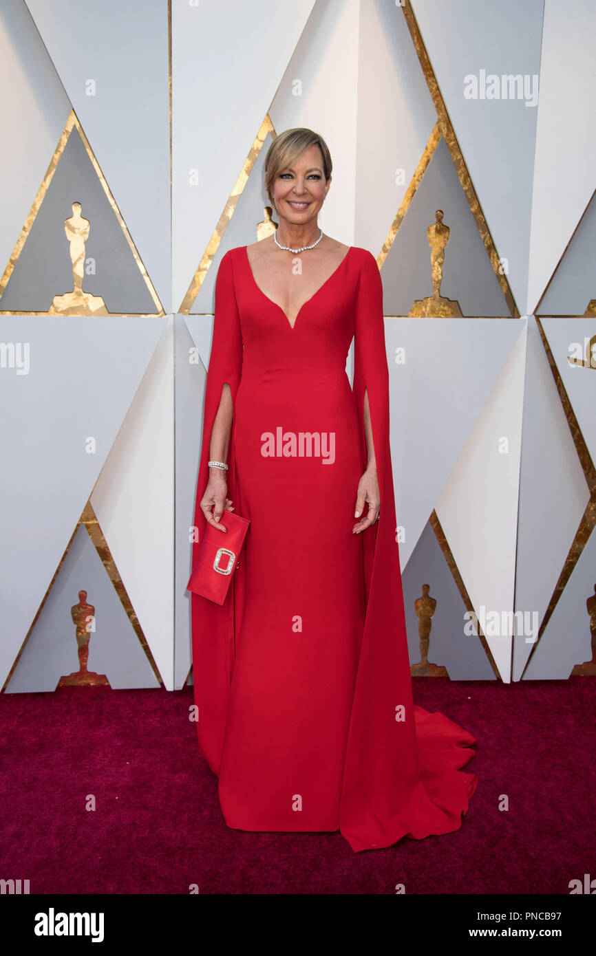 Allison Janney, Oscar® candidato per la migliore attrice in un ruolo di supporto, arriva sul tappeto rosso del novantesimo Oscar® al Dolby® Theatre in Hollywood, CA domenica 4 marzo 2018. Riferimento al file # 33546 028PLX per solo uso editoriale - Tutti i diritti riservati Foto Stock