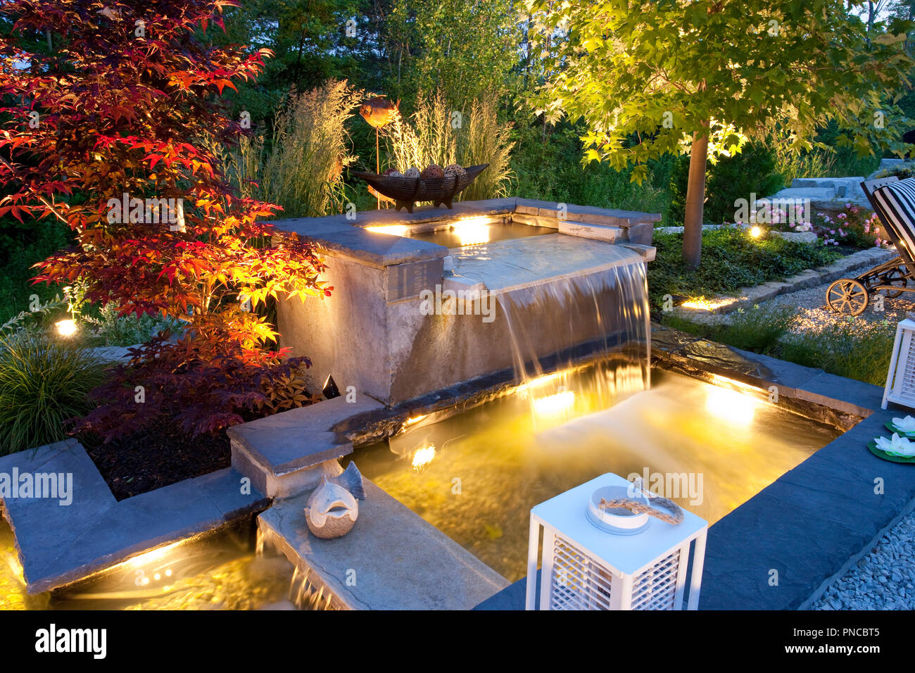 America del nord, Canada Ontario, fontana di acqua in un giardino Foto Stock