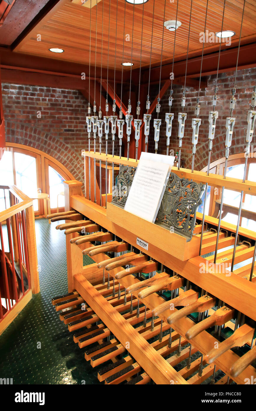 Le clavier della Cornell di carillon all'interno di Mcgraw torre in Cornell University. Ithaca. New York. Stati Uniti d'America Foto Stock