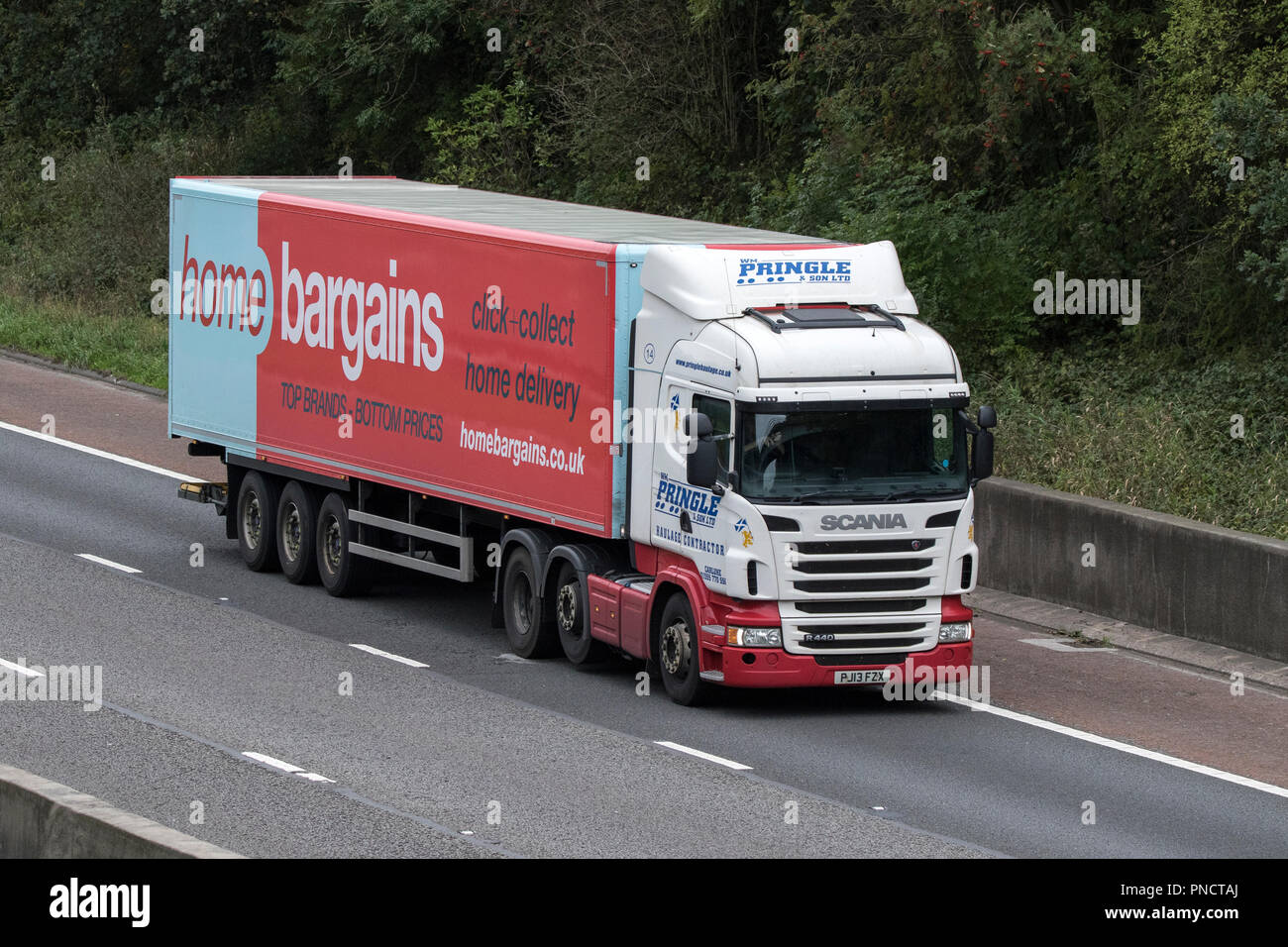 Home occasioni carrelli di trasporto merci per fornire i prodotti ai negozi Foto Stock
