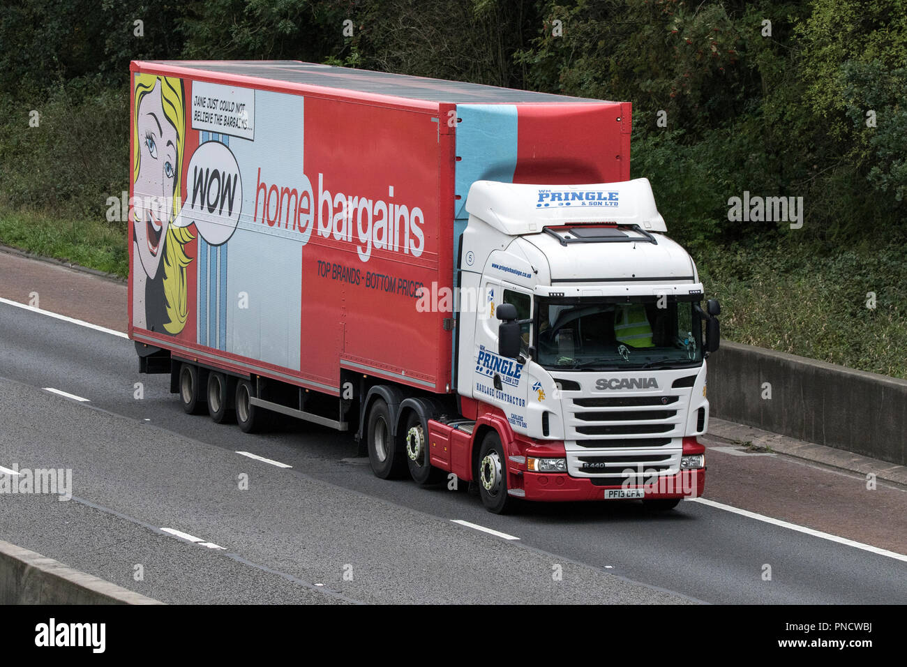 Home occasioni carrelli di trasporto merci per fornire i prodotti ai negozi Foto Stock