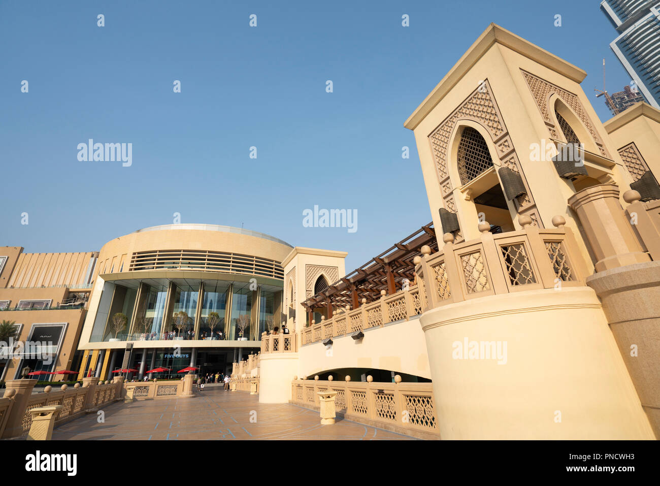 Esterno del centro commerciale di Dubai in Dubai Emirati Arabi Uniti. Foto Stock