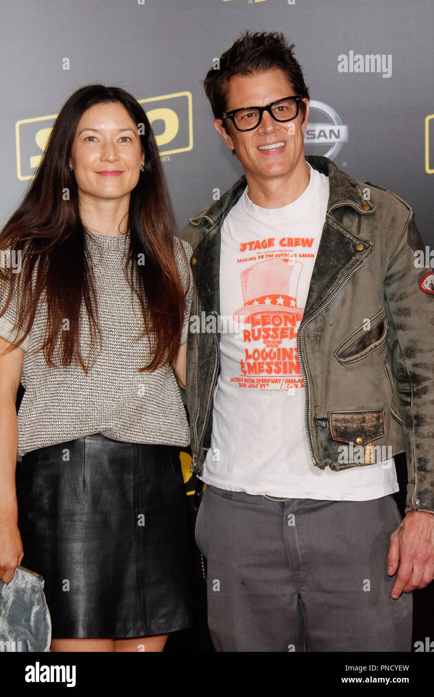 Naomi Nelson, Johnny Knoxville alla premiere di Lucasfilm's 'Solo: una Star Wars Storia" tenutasi a Hollywood, CA, 10 maggio 2018. Foto di Giuseppe Martinez / PictureLux Foto Stock