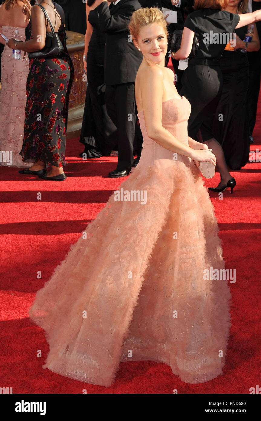 Drew Barrymore al 61st annuale di Primetime Emmy Awards - Gli arrivi presso il Nokia Theatre di Los Angeles, CA il 20 settembre 2009. Foto di: PRPP / PictureLux Riferimento File # Drew Barrymore 3PRPP per solo uso editoriale - Tutti i diritti riservati Foto Stock