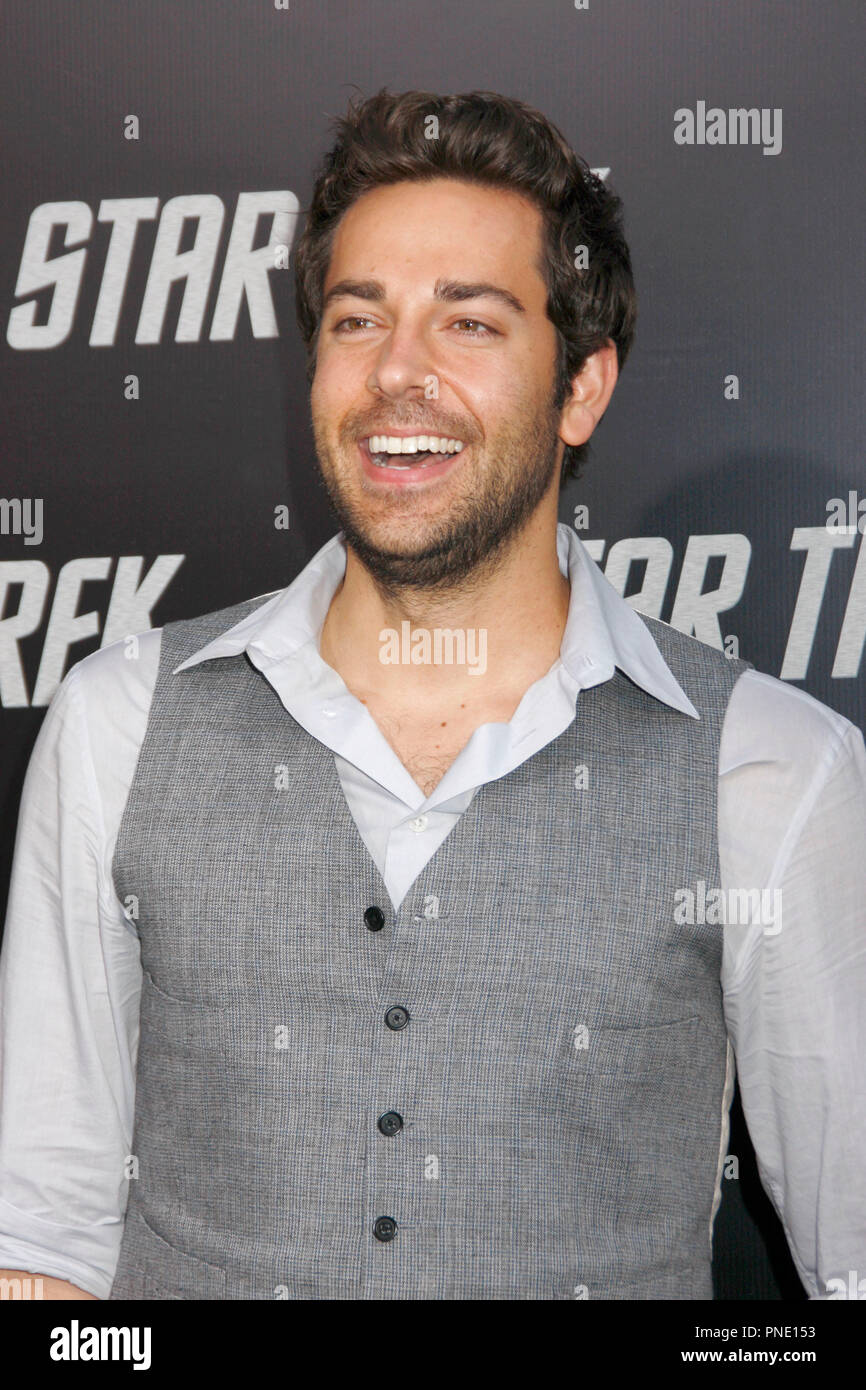 Zachary Levi presso il Los Angeles Premiere di STAR TREK tenutosi presso il Grauman's Chinese Theatre di Hollywood, CA il giovedì 30 aprile, 2009. Foto di PRPP / PictureLux Riferimento File # Zachary Levi 04302009 01PRPP per solo uso editoriale - Tutti i diritti riservati Foto Stock