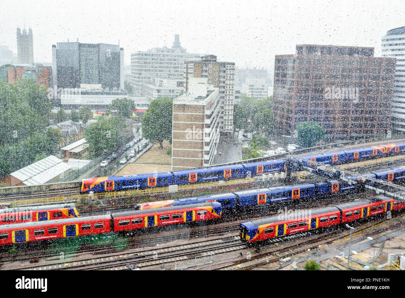 London England,UK,South Bank,South Western Railway,Near Waterloo Station,train station,South Western Railway,National Rail Network Terminus,Tracks,tra Foto Stock