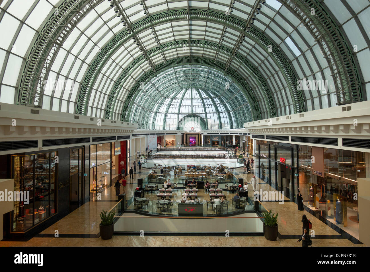 Interno del centro commerciale Mall of the Emirates a Dubai, Emirati arabi uniti Foto Stock