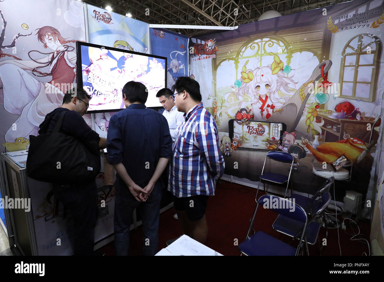 Tokyo, Giappone. Xxi Sep, 2018. La gente visita la Mostra area di giochi creati dalla società cinese durante il Tokyo Game Show 2018 in Chiba, Giappone, Sett. 21, 2018. Credito: Du Natalino/Xinhua/Alamy Live News Foto Stock