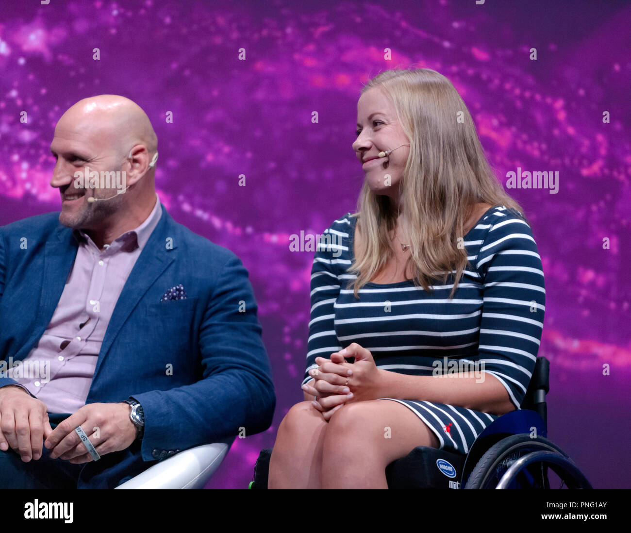 Star dello sport, Lawrence Dallaglio e Hannah Cockroft, discutendo "tecnologia nello sport", sul palco principale al New Scientist Live Foto Stock