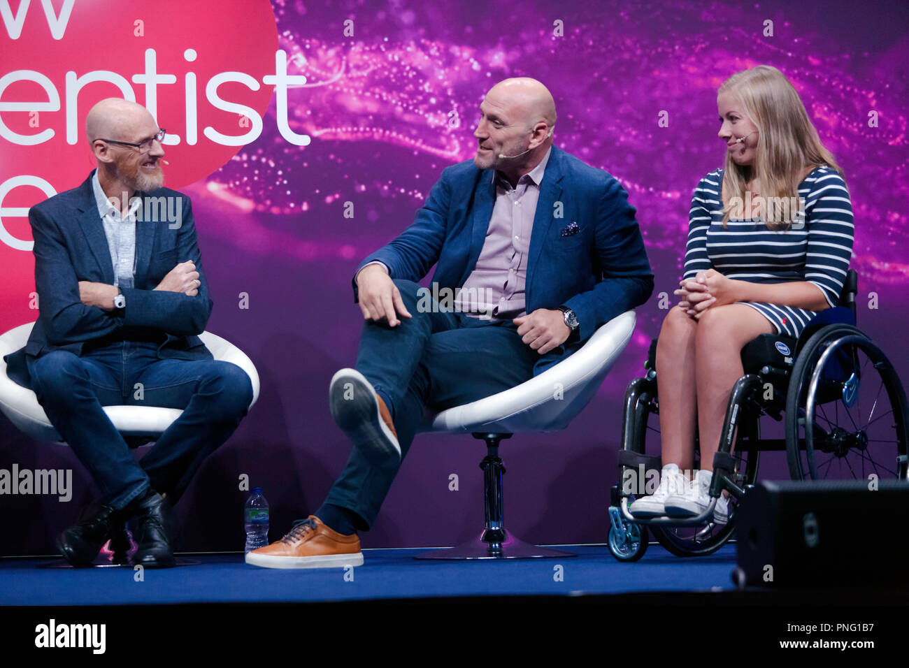 Star dello sport, Lawrence Dallaglio e Hannah Cockroft, discutendo "tecnologia nello sport", con sport Steve ingegnere Haake, sul palco principale al New Scientist Live Foto Stock