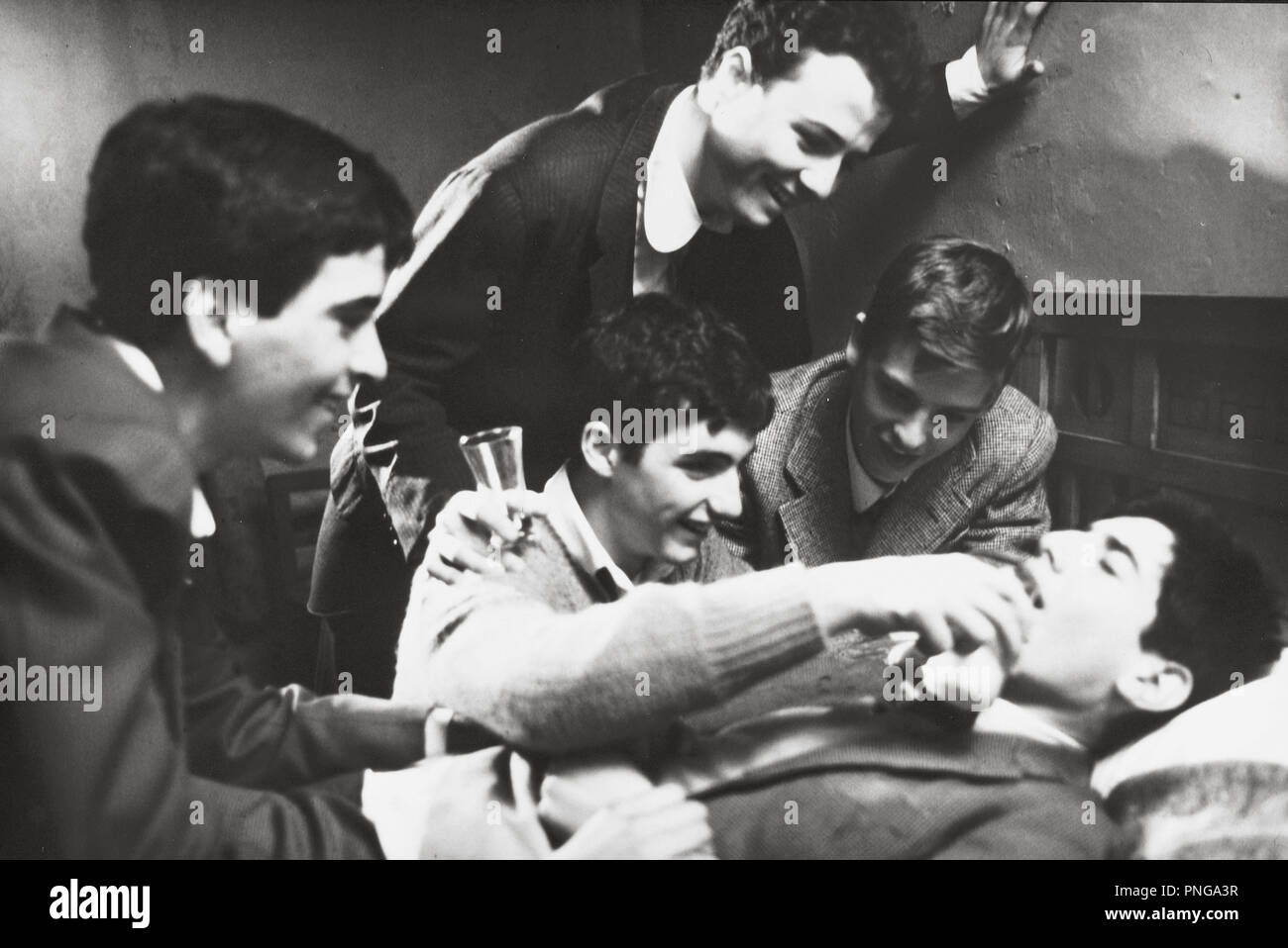 Pellicola originale titolo: 1919, episodio della Cronica DEL ALBA-TV. Titolo inglese: 1919, episodio della Cronica DEL ALBA. Anno: 1983. Direttore: ANTONIO BETANCOR. Stelle: MIGUEL MOLINA. Credito: RTVE / Album Foto Stock