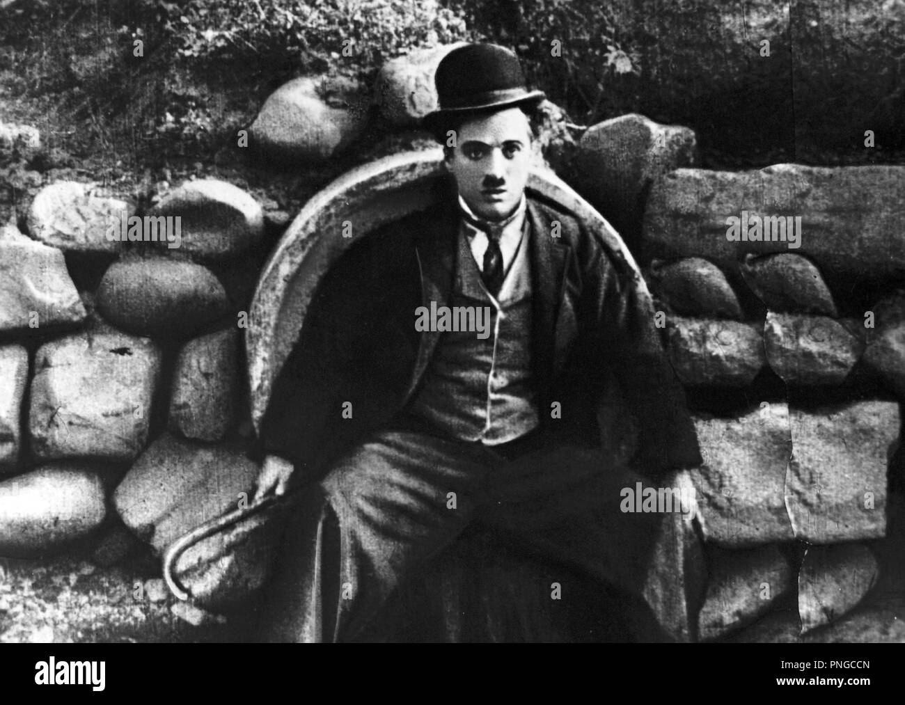 Pellicola originale titolo: Il Barbone. Titolo inglese: Il Barbone. Anno: 1915. Direttore: Charlie Chaplin. Stelle: Charlie Chaplin. Credito: ESSENAY / Album Foto Stock