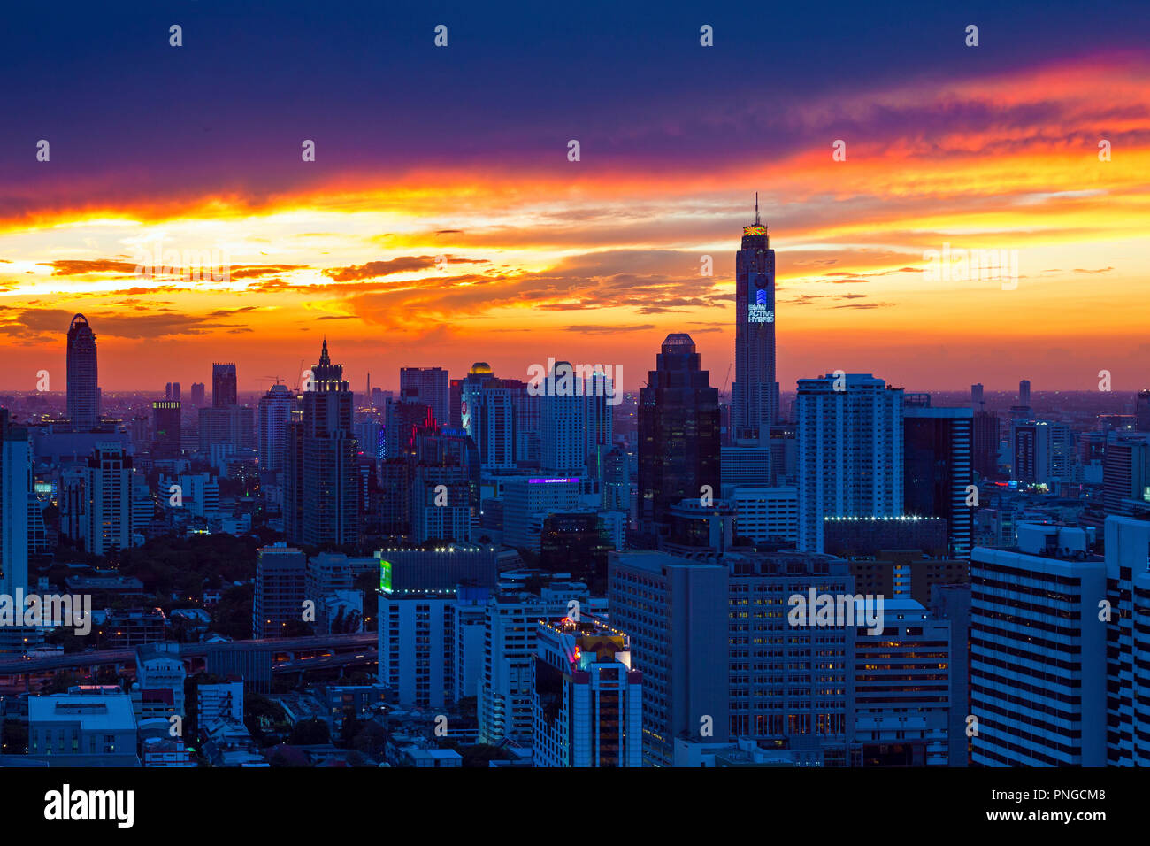 Bangkok skyline al tramonto, Thailandia Foto Stock