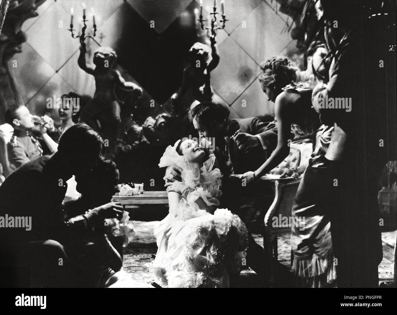 Pellicola originale titolo: Mayerling. Titolo inglese: Mayerling. Anno: 1936. Direttore: Anatole Litvak. Stelle: Charles Boyer. Foto Stock