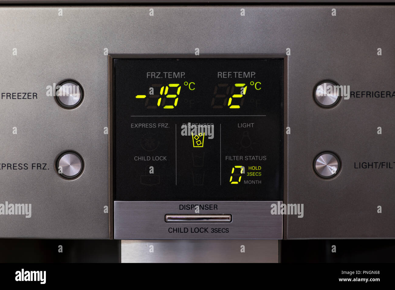 Frigo Pannello di controllo digitale con temperatura in grado celsuis del freezer (-22) e frigorifero in sé (+2) Foto Stock