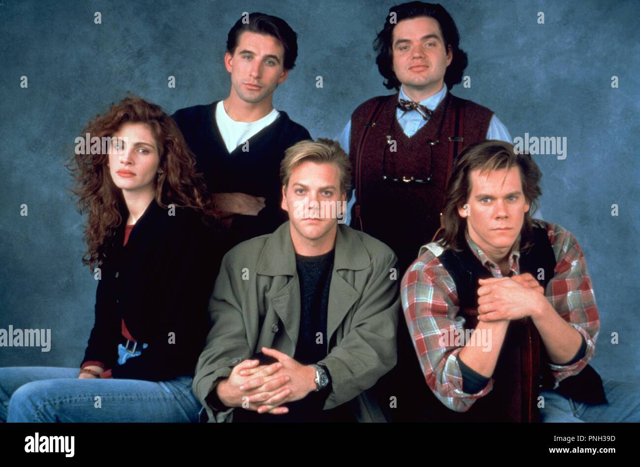 Pellicola originale titolo: FLATLINERS. Titolo inglese: FLATLINERS. Anno: 1990. Direttore: Joel Schumacher. Stelle: Julia Roberts; Kiefer Sutherland; Kevin Bacon; William Baldwin; OLIVER PLATT. Credito: Columbia Pictures / Album Foto Stock