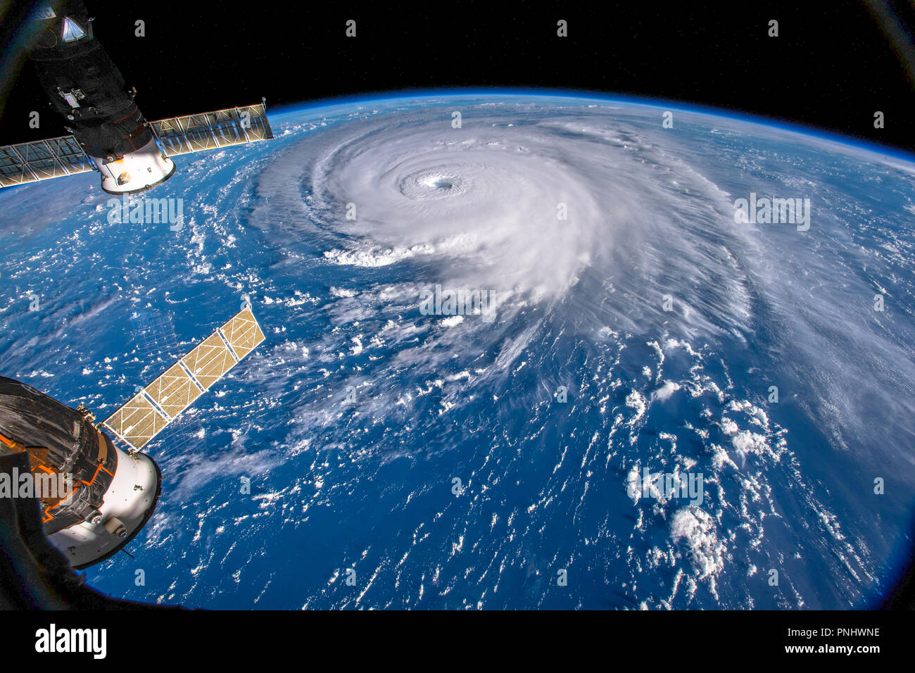 L'uragano Florence visto dallo spazio dalla ISS ( Stazione Spaziale Internazionale). Questa immagine è una dispensa della NASA. Foto Stock