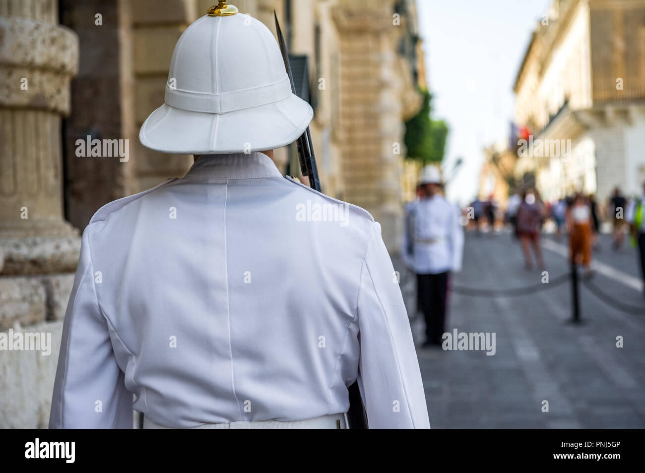 Guardia di turno al di fuori del Granmaestro Palace, Valletta, Malta Foto Stock